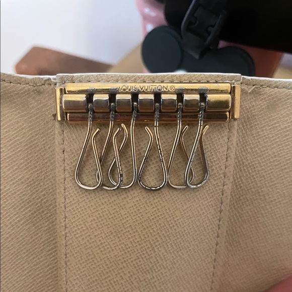 ‼️SOLD on Ⓜ️‼️Flash Sale 🎉Authentic Louis Vuitton Damier Azur Ring Keyholder - Picture 11 of 15